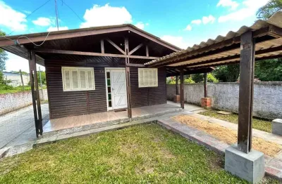 Excelente casa com 3 dormitórios localizada no bairro querência, em região tranquila e próxima a mercados, escola e à faixa.