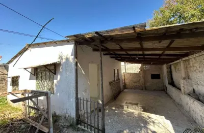 Aluguel de Casa Aconchegante nos Fundos em Ótima Localização - Próximo ao Centro de Viamão!