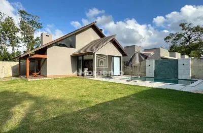 Belíssima casa mobiliada com piscina e 03 quartos em itapoá-sc