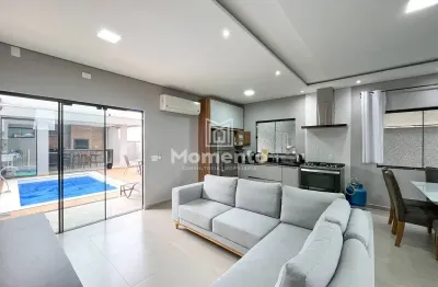 Sobrado mobiliado com piscina e 03 quartos sendo 01 suíte! itapoá/sc