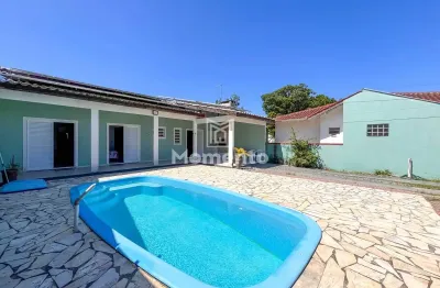 Casa com piscina, mobiliada no Balneário Princesa do mar. Itapoá/SC