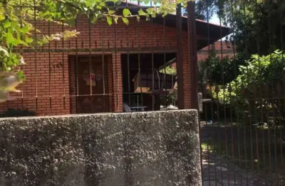 Casa semimobiliada com piscina em presidente vargas, caxias do sul - venda