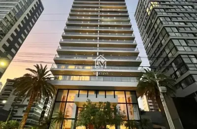 Apartamento em torres com 2 elevadores e área de lazer completa: pronto para morar no centro, com vista para o mar