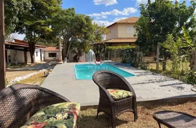 Casa em condomínio fechado com 4 quartos à venda na tom jobim, 225, condomínio morada do lago, jaboticatubas por r$ 550.000