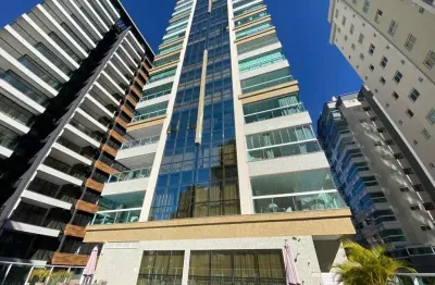 Apartamento à venda na Rua 242, 563, Meia Praia, Itapema