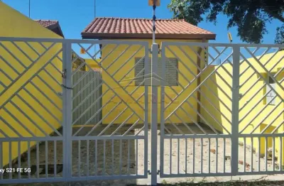 Casa térrea com 3 dormitórios, sendo 1 suíte, ideal para quem busca conforto e praticidade