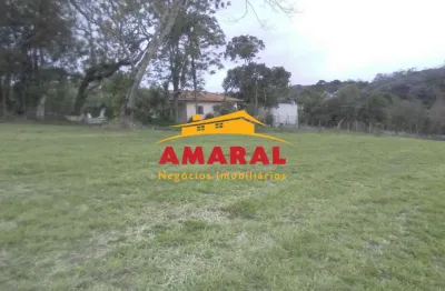 Excelente Sítio, com estrutura para aviário ou para empreendimento residencial.