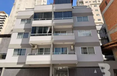 Apartamento para locação no Centro de Balneário Camboriú-SC: 1 quarto, 2 salas, 1 banheiro, 1 vaga, 49m²!