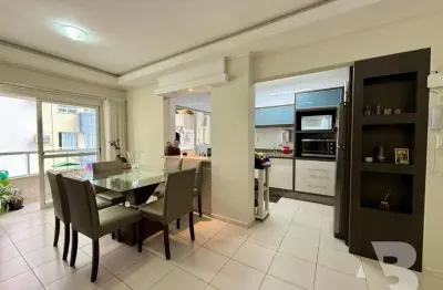 Apartamento à venda no Centro de Balneário Camboriú-SC: 2 quartos, 1 suíte, 2 salas, 2 banheiros, 1 vaga de garagem e 79,69 m² de área.