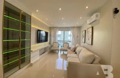 IMPERDÍVEL! Apartamento à venda em Balneário Camboriú-SC, Centro: 3 quartos, 3 suítes, 2 salas, 4 banheiros, 2 vagas, 118m².