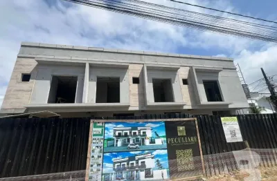 Casa à venda em Camboriú-SC, bairro Rio Pequeno: 2 quartos, 2 suítes, 1 sala, 2 banheiros, garagem e 74,17m² de área.
