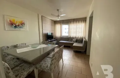 Apartamento de 2 dormitórios no centro de Balneário Camboriú.