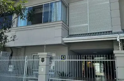Casa com 3 quartos à venda na Rua Mário Quintana, 150, Praia dos Amores, Balneário Camboriú