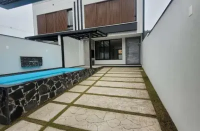 Imperdível oportunidade: Casa à venda em Camboriú-SC, São Francisco - 3 quartos, 3 suítes, 2 salas, 4 banheiros, 2 vagas, 158 m².