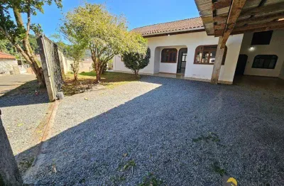 Casa com 4 dormitórios para alugar, 183 m² por r$ 2.760,00/mês - água verde - blumenau/sc