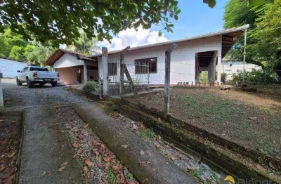 Casa com 3 dormitórios para alugar, 209 m² por r$ 2.690,00/mês - badenfurt - blumenau/sc