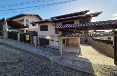 Casa com 4 dormitórios à venda, 176 m² por R$ 1.150.000,00 - Água Verde - Blumenau/SC