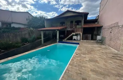 Casa 3 quartos, 1 suite, 4 vagas, piscina bairro nacional contagem