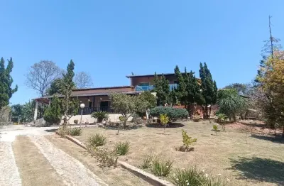 Casa em condomínio fechado recanto dos pássaros com área de 2.550 m²