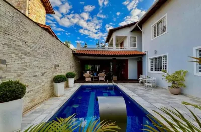 Casa de 5 quartos sendo 3 com suite e 4 vagas de garagem no bairro Copacabana BH