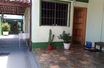 Casa com 2 quartos à venda na Rua Bélgica, 25, Campo Grande, Rio de Janeiro