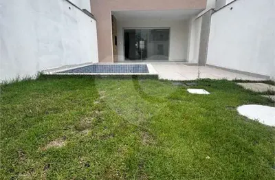 Terreno em condomínio fechado à venda em Guaratiba, Rio de Janeiro 