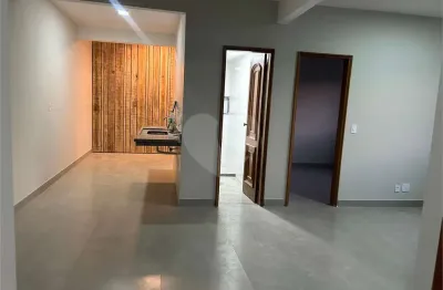 Casa com 2 quartos para alugar no Santíssimo, Rio de Janeiro 