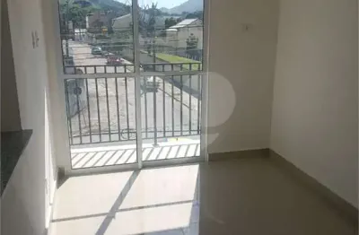 Apartamento com 2 quartos para alugar em Campo Grande, Rio de Janeiro 