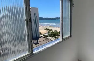 Apartamento pé na areia para venda possui 36m² com 1 quarto em guilhermina - praia grande - sp
