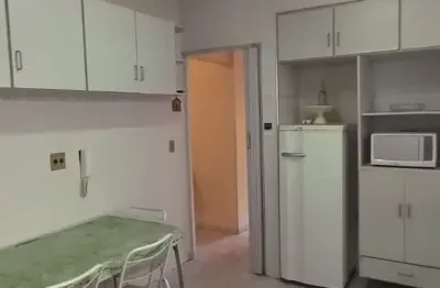 Apartamento dois dormitórios sendo uma suíte guilhermina praia grande sp