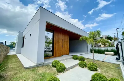 Casa com 3 quartos à venda na das cabiunas, 10, pedra branca, palhoça por r$ 1.690.000