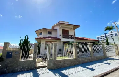 Casa com 4 quartos à venda na dr sizenando teixeira, 329, capoeiras, florianópolis por r$ 2.200.000