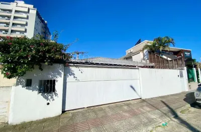 Casa com 5 quartos à venda na rua andrelino natividade da costa, 83, estreito, florianópolis por r$ 1.070.000