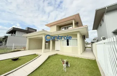 Casa com 3 quartos à venda na rua das azaléias, 136, pedra branca, palhoça por r$ 1.600.000