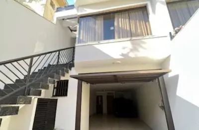 Lindo sobrado a venda no jd têxtil, 03 suítes, 05 vagas, semi mobiliado !!