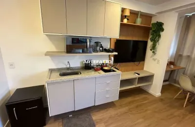 Studio mobiliado com 25 mts ao lado metro - vista livre para piscinas