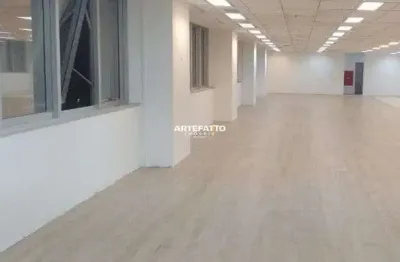 Conjunto corporativo na berrini com retrofit e infraestrutura premium