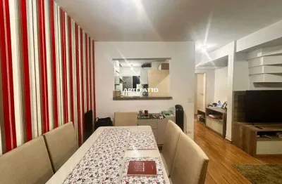 Sobrado, com 3 dormitórios (1 suíte) e com 2 vagas são 119m2 área construída,
