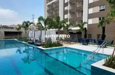 Studio semi-mobiliado com 25 mts ao lado metro - vista livre para piscinas