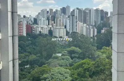 Apto com 288 m² são 4 suítes, sendo que a suíte master tem 2 banheiros (sr/sra)