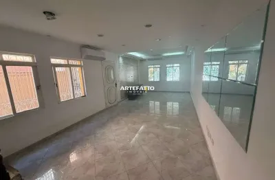 Residência espaçosa com 4 dormitórios no melhor condomínio da região !!!