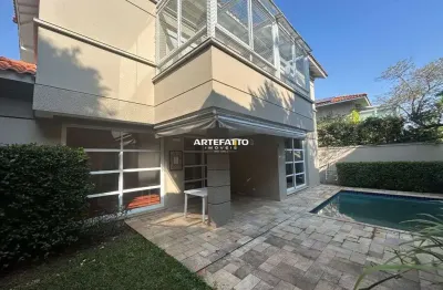 Linda casa em condomínio para locação na cidade jardim.