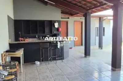 Vende-se sobrado jardim califórnia, 4 dormitórios sendo duas suítes