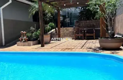 Sobrado bairro são joaquim, 3 dorm. sendo um com suíte, closet e banheira.