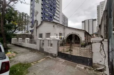Casa Grade Ideal para Família Grande e ou Comércio - No Coração do Espinheiro