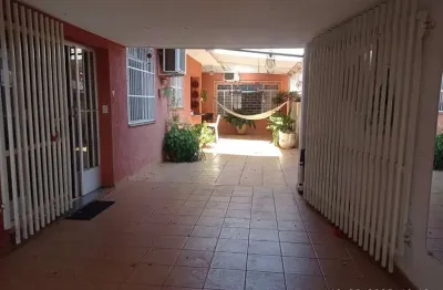 Casa com 3 quartos à venda na Rua Santa Cruz, Boa Vista, Londrina
