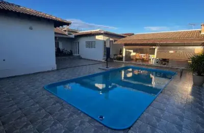 Casa com 3 quartos à venda no Aeroporto, Londrina 