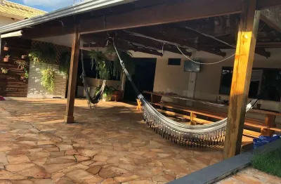 Casa com 3 quartos à venda na Rua Jaime Velani, Lindóia, Londrina