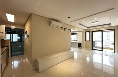 À venda | vista mar, semi mobiliado, 3 quartos e 77m² de área privativa - à venda no centro de florianópolis