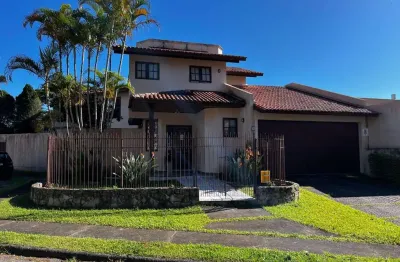 À venda | 297 m², 4 quartos, piscina privativa e 4 vagas de garagem - córrego grande, florianópolis.